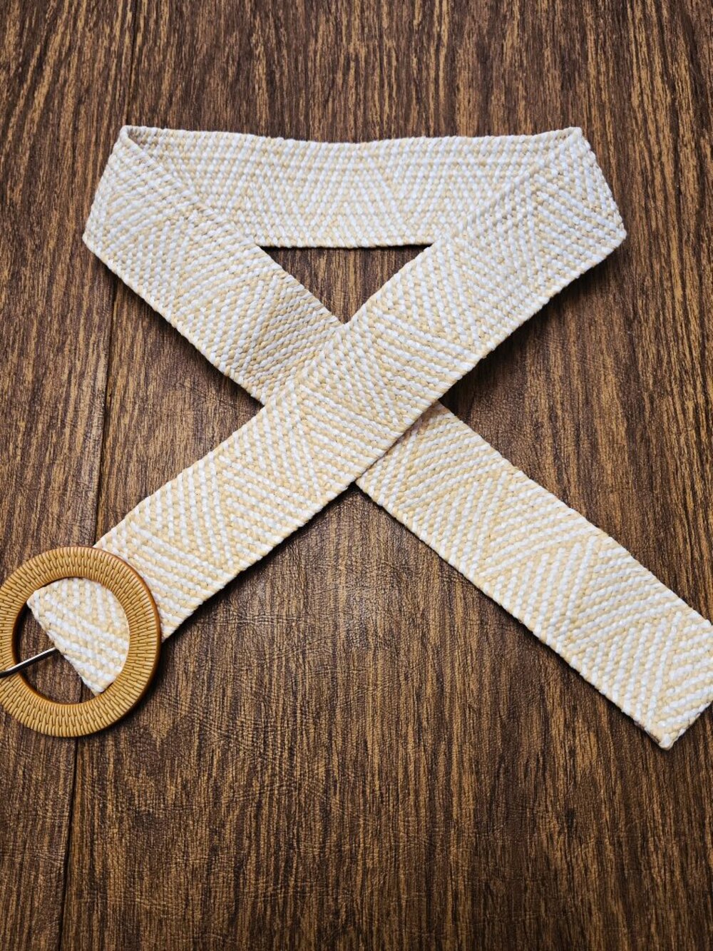 Women's Woven Stretch White/Tan Stretch Belt w/Round Plastic Buckle - NWOT